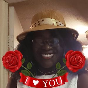 Meet your Posher, Charline